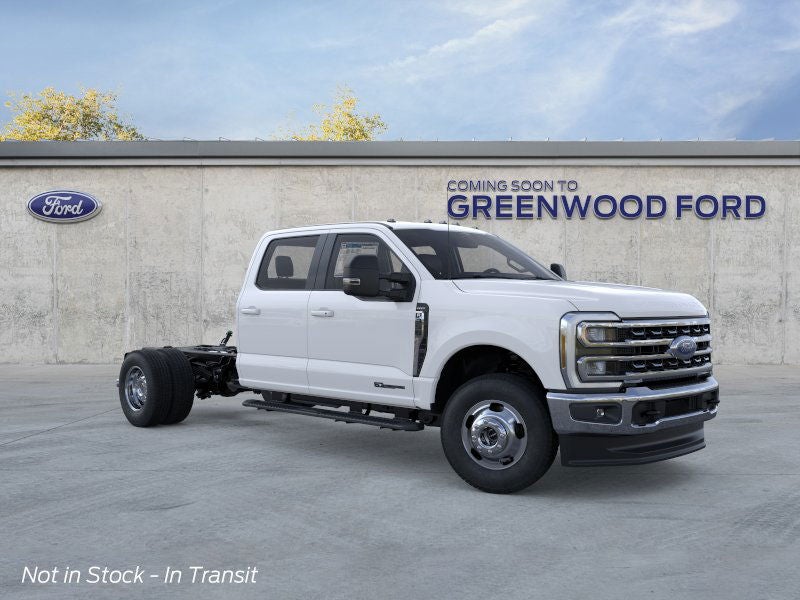 2026 Ford Chassis Cab F-350® LARIAT®