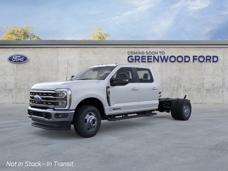2026 Ford Chassis Cab F-350® LARIAT®