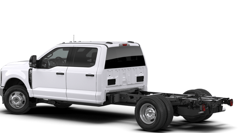 2026 Ford Chassis Cab F-350® LARIAT®