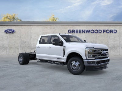 2026 Ford Chassis Cab F-350® LARIAT®