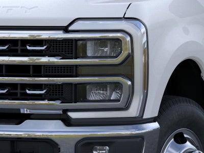2026 Ford Chassis Cab F-350® LARIAT®