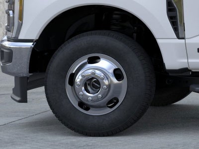 2026 Ford Chassis Cab F-350® LARIAT®