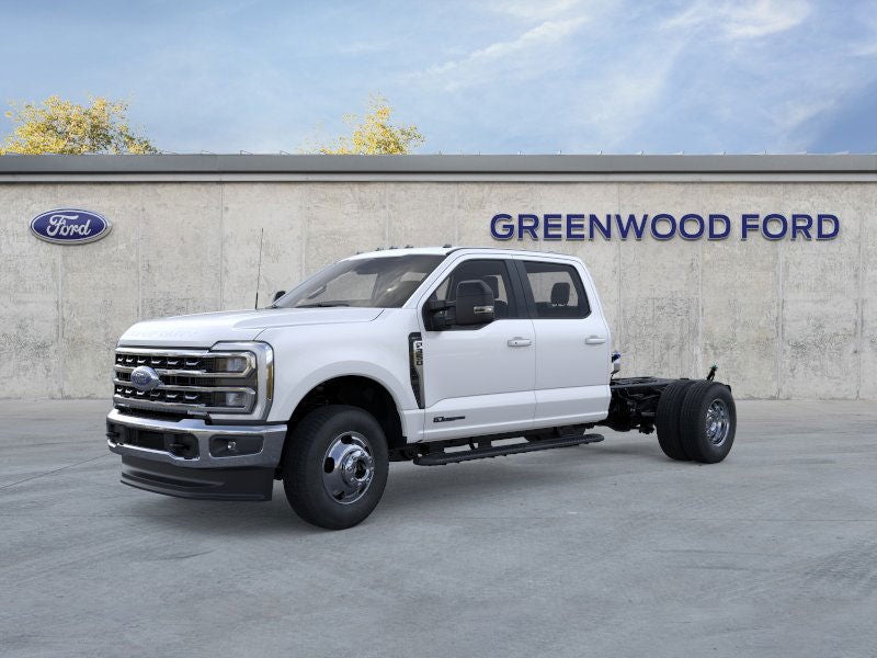 2026 Ford Chassis Cab F-350® LARIAT®