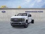 2026 Ford Chassis Cab F-350® LARIAT®