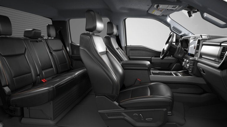 2026 Ford Chassis Cab F-350® LARIAT®