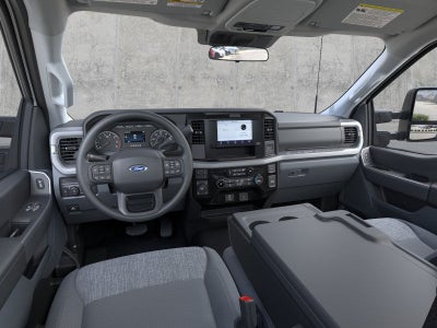 2025 Ford Super Duty F-350® XLT