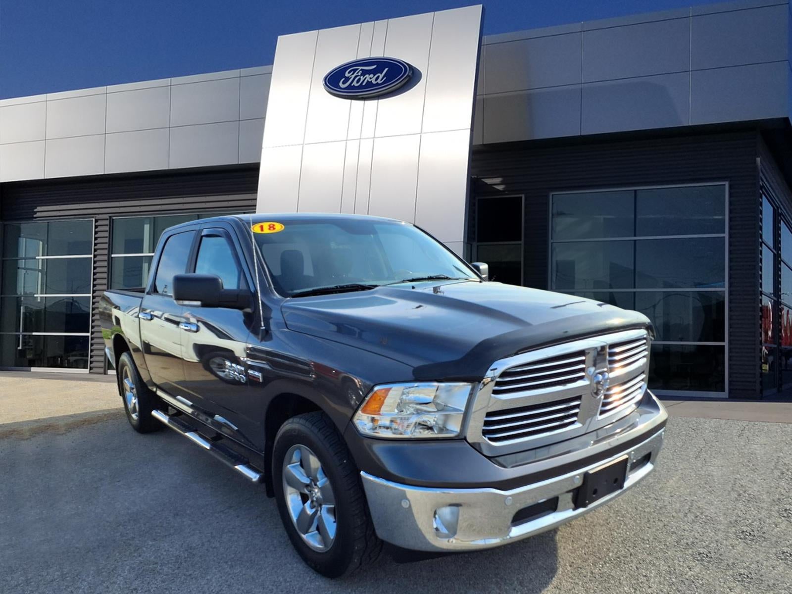 2018 RAM 1500 Big Horn 4x4 Crew Cab 5'7's photo