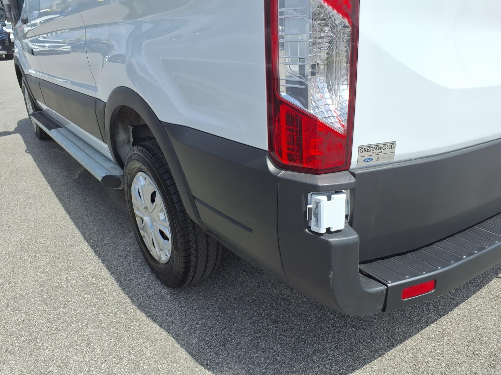 2025 Ford Transit-250 T-250 130" Low Rf 9070 GVWR RWD