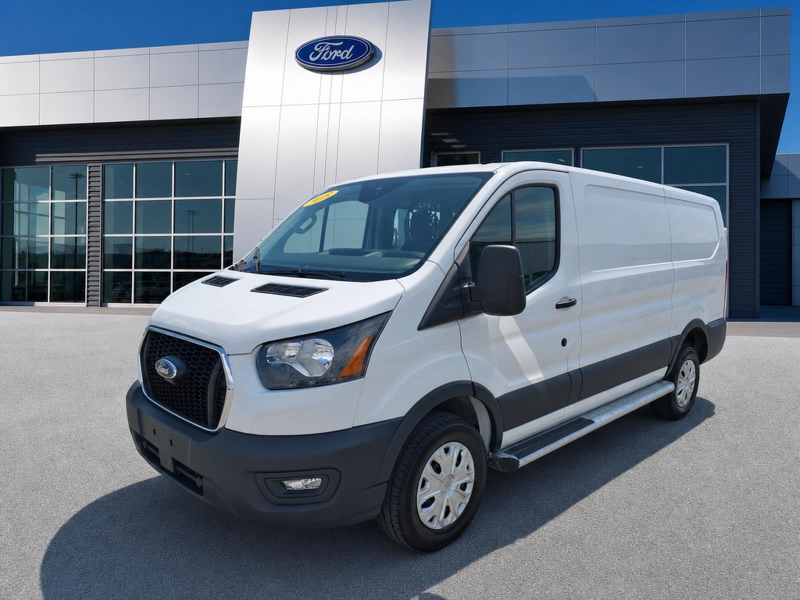 2025 Ford Transit-250 T-250 130" Low Rf 9070 GVWR RWD