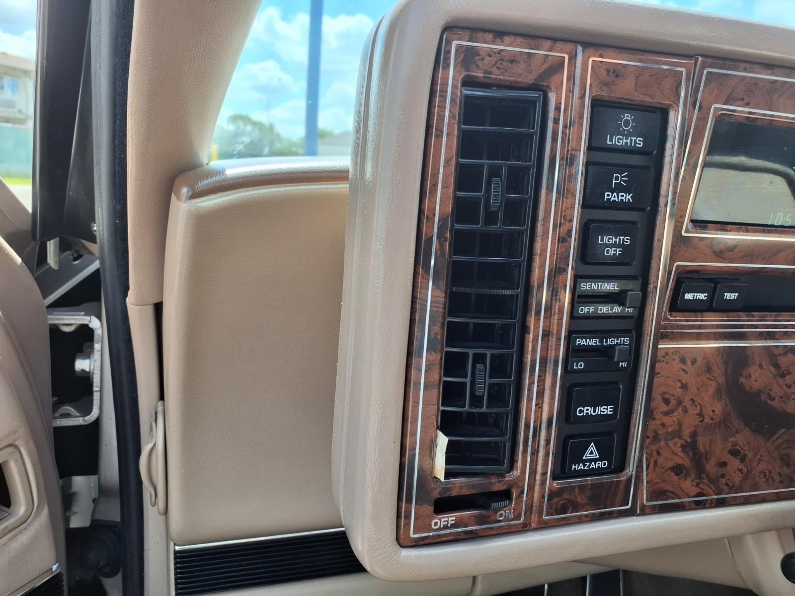 1989 Buick Riviera Base