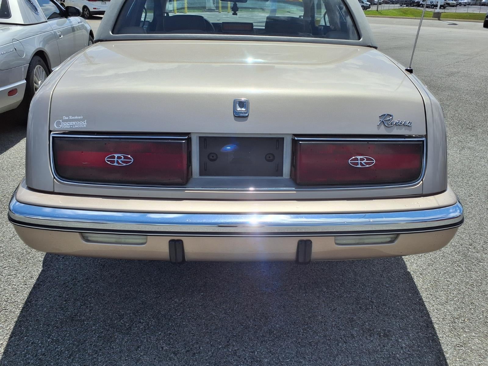 1989 Buick Riviera Base
