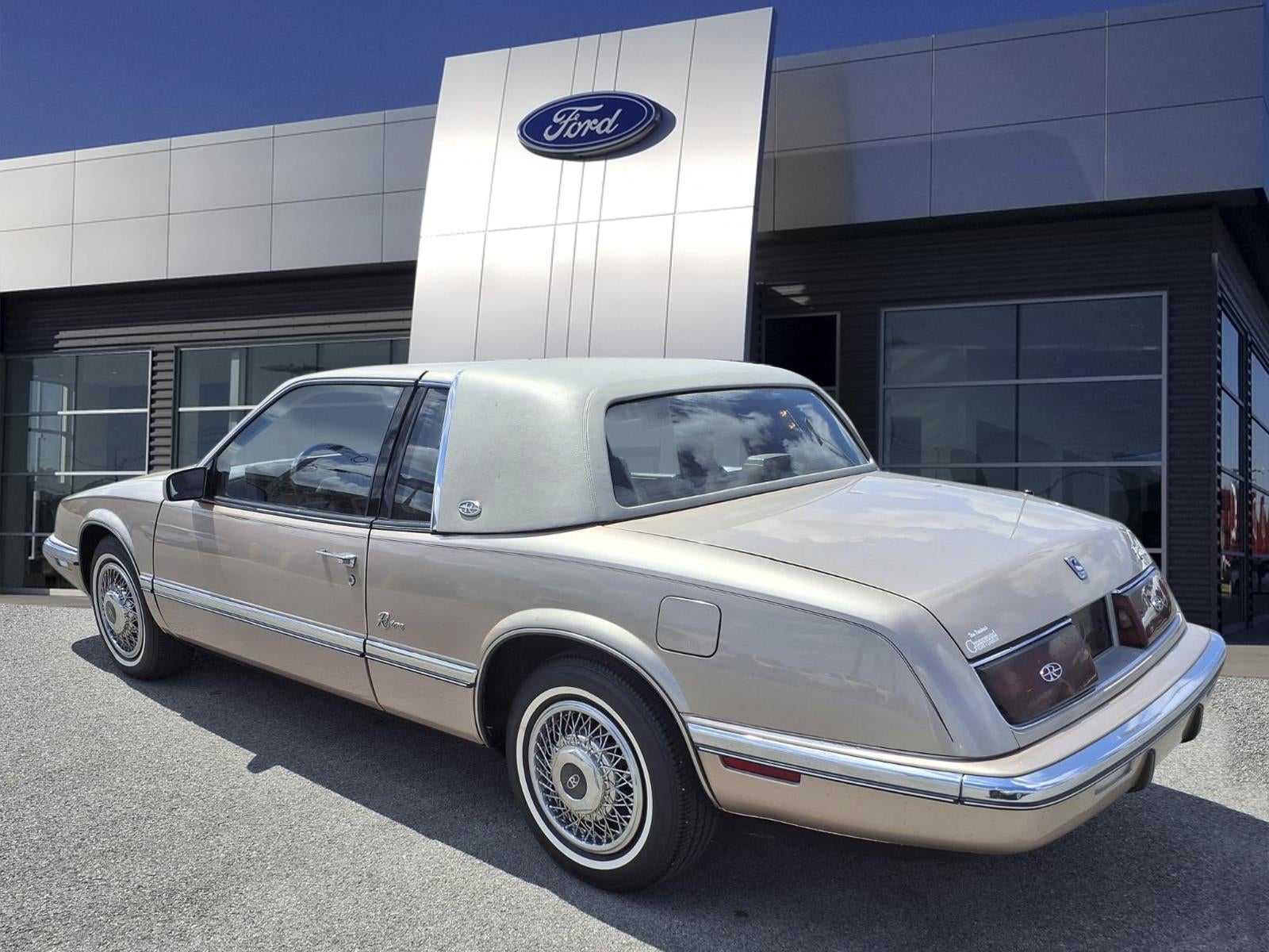 1989 Buick Riviera Base