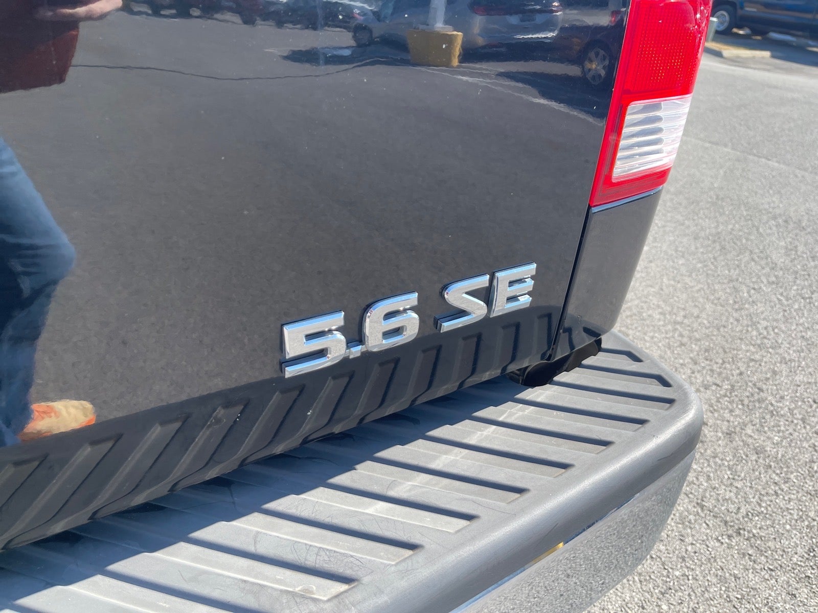 2004 Nissan Titan SE