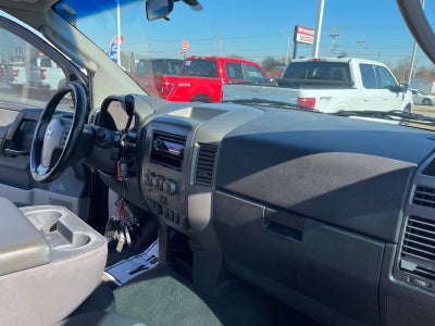 2004 Nissan Titan SE