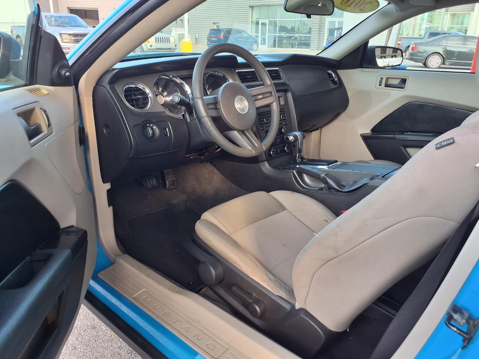 2010 Ford Mustang V6 Premium