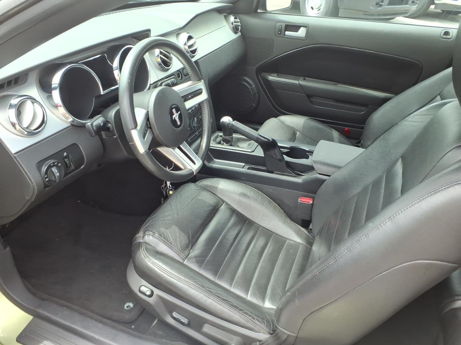 2005 Ford Mustang GT Premium