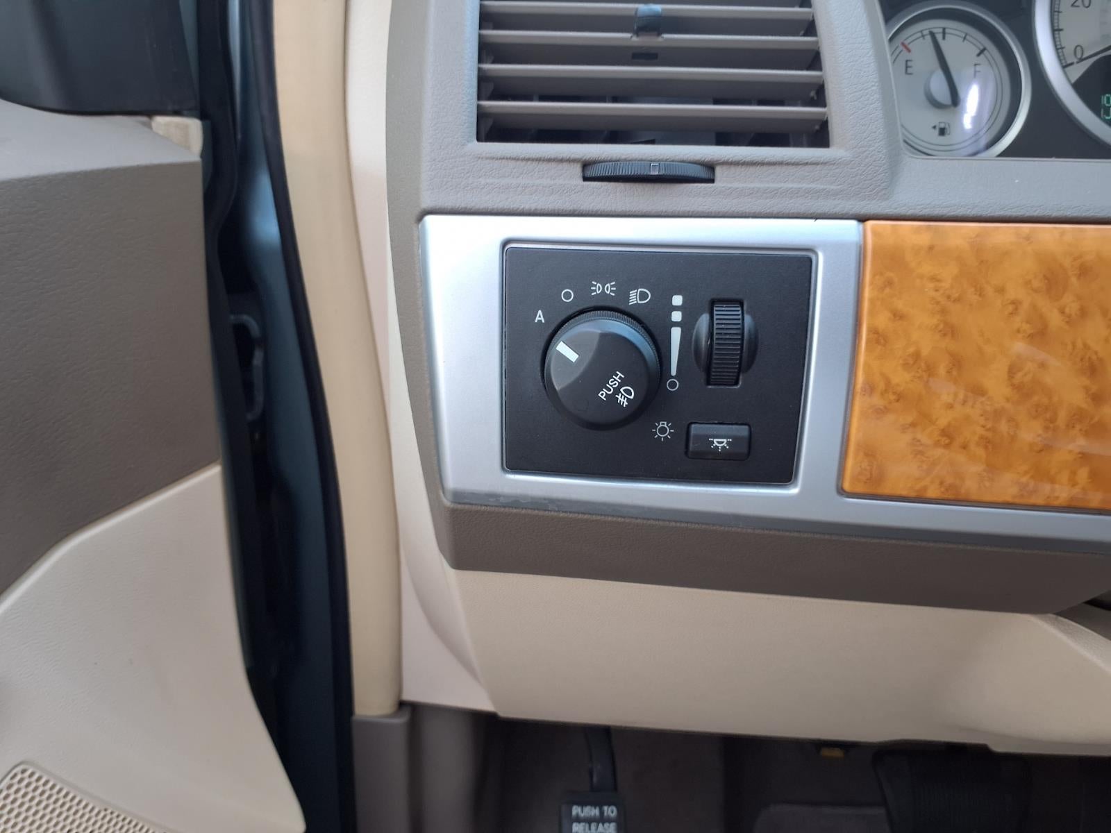 2010 Chrysler Town & Country Limited