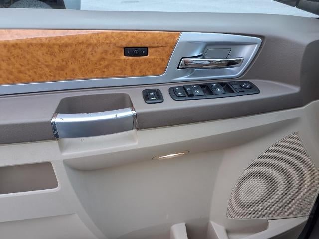 2010 Chrysler Town & Country Limited