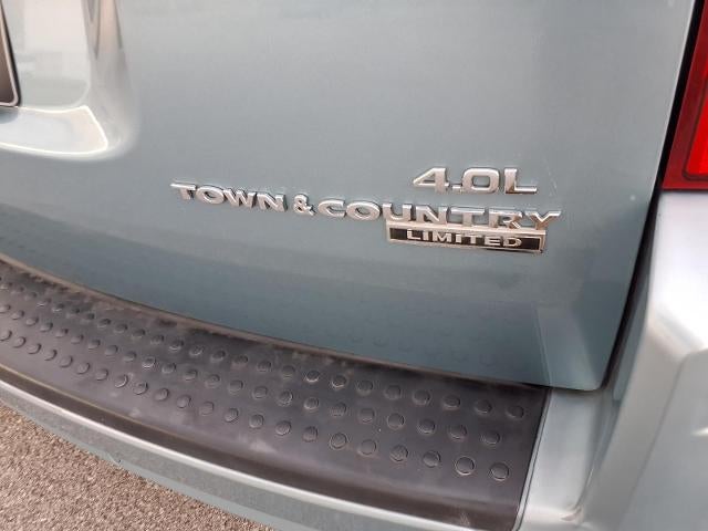 2010 Chrysler Town & Country Limited