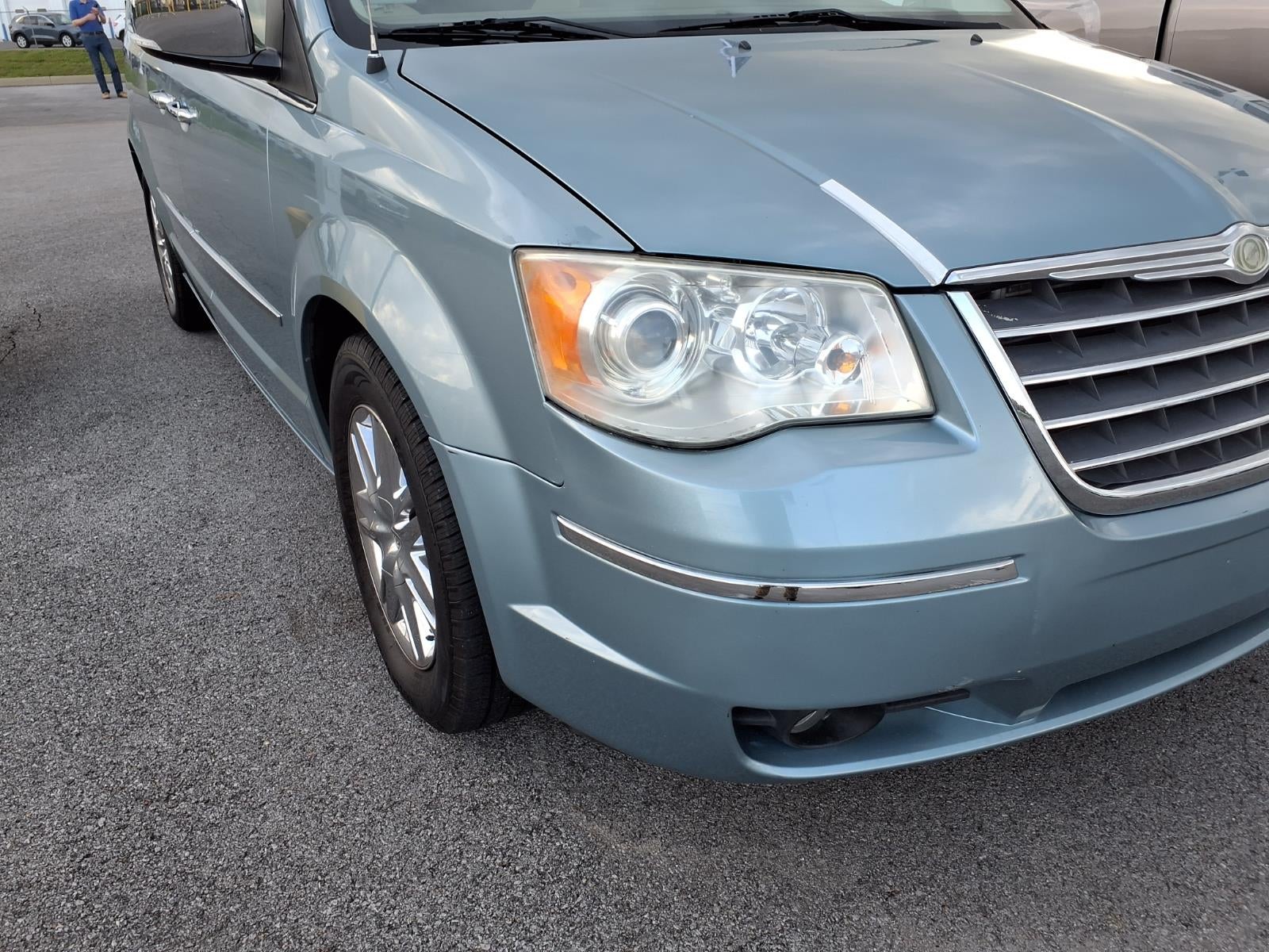 2010 Chrysler Town & Country Limited