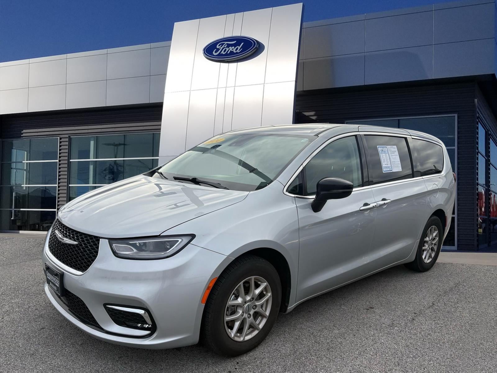 2024 Chrysler Pacifica Touring L