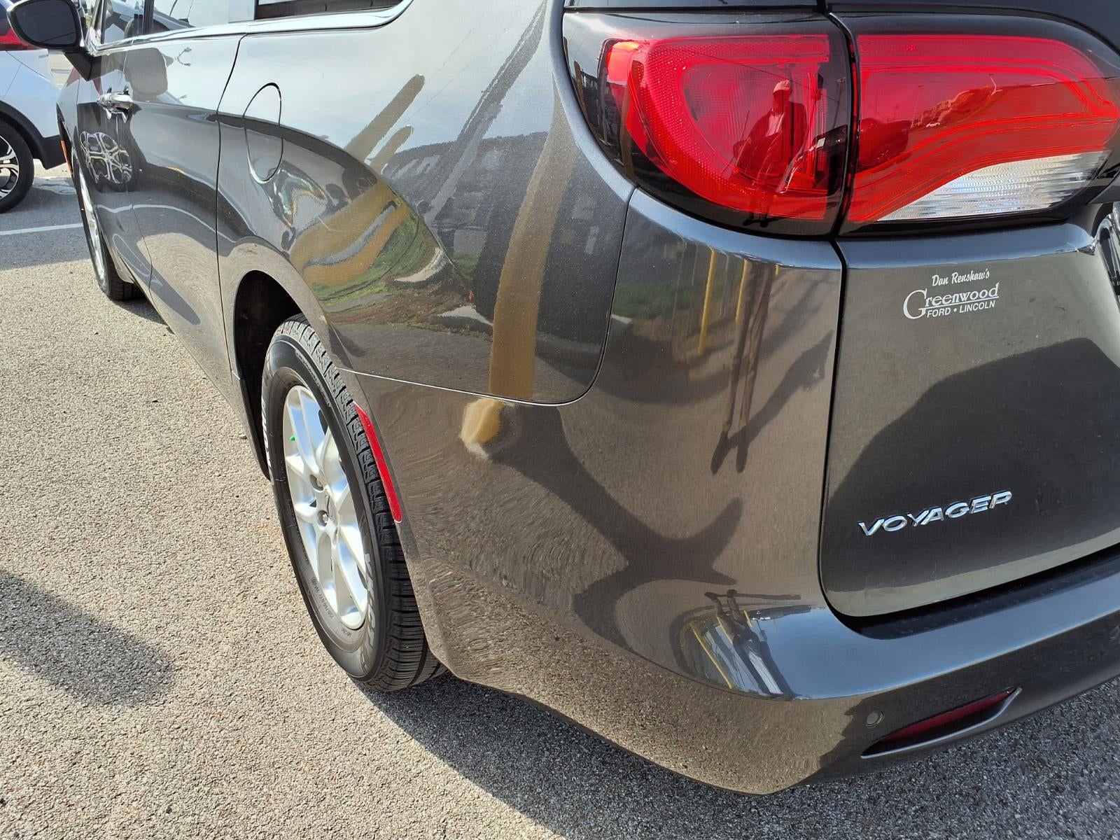 2021 Chrysler Voyager LXI