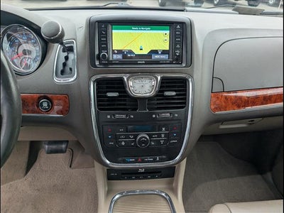 2015 Chrysler Town & Country Limited Platinum