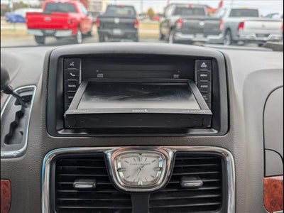 2015 Chrysler Town & Country Limited Platinum