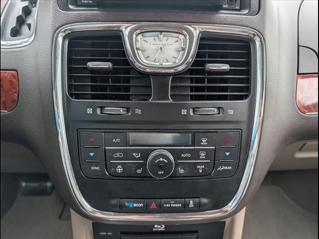 2015 Chrysler Town & Country Limited Platinum