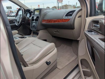 2015 Chrysler Town & Country Limited Platinum