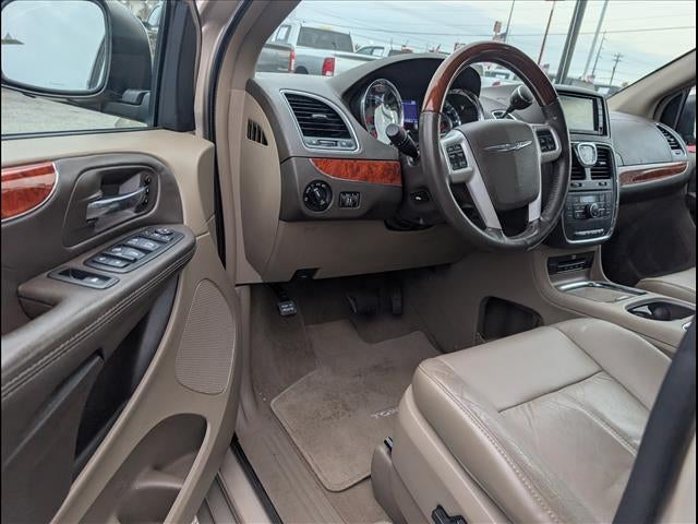 2015 Chrysler Town & Country Limited Platinum