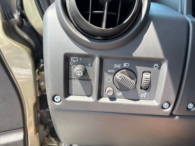 2005 HUMMER H2 Base