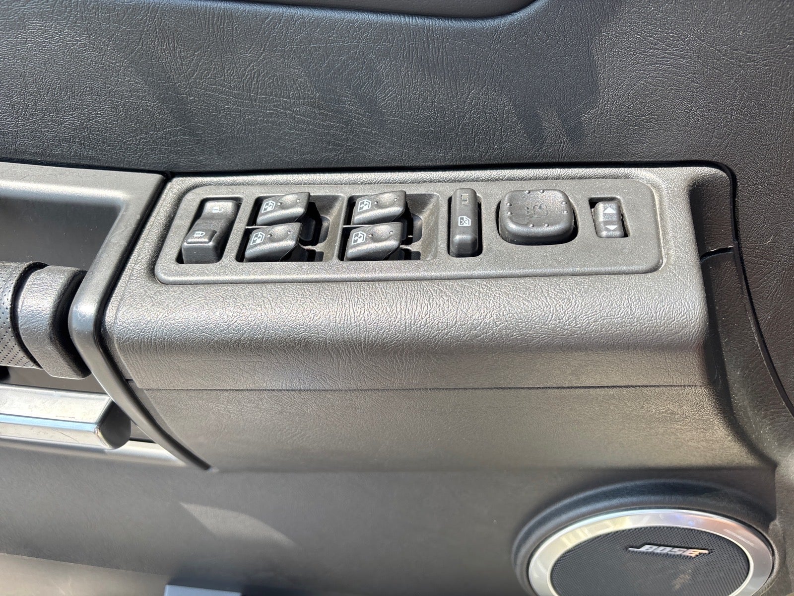 2005 HUMMER H2 Base