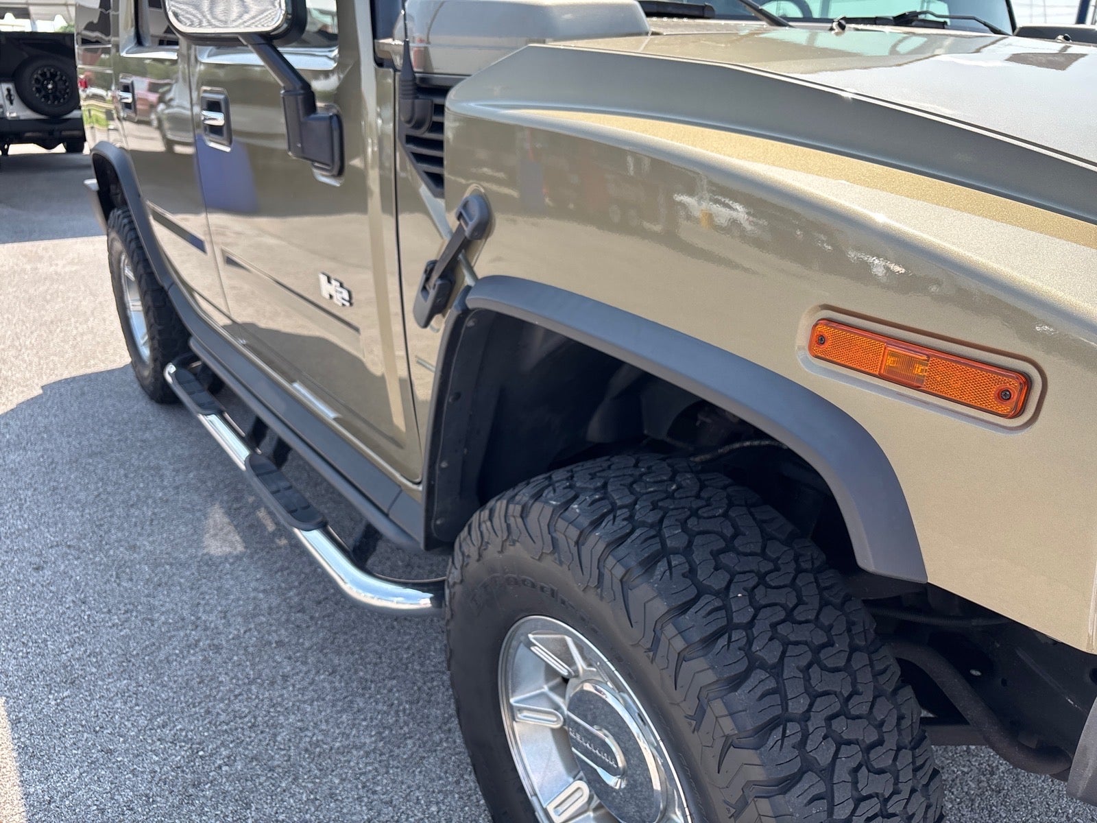 2005 HUMMER H2 Base