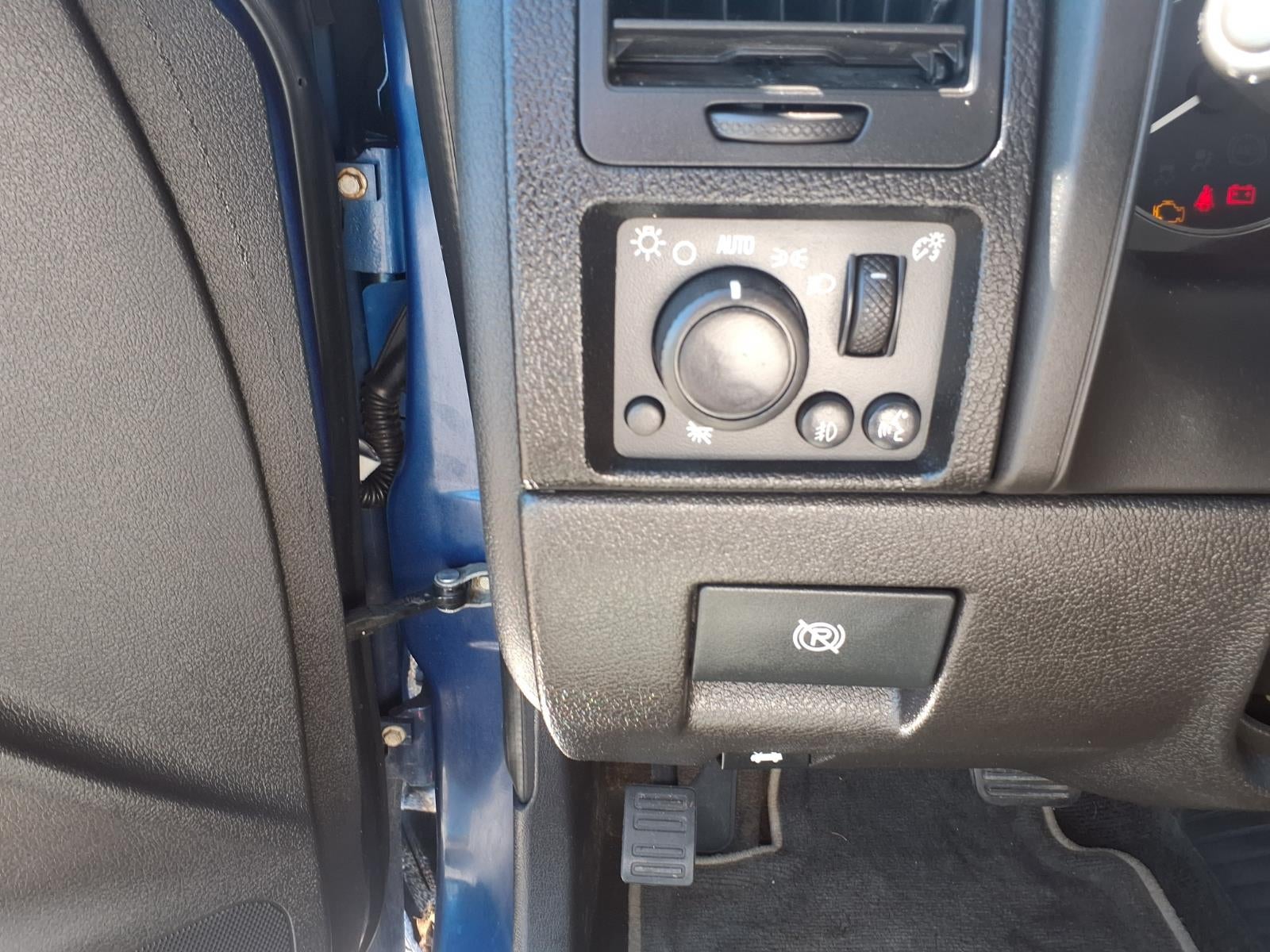 2006 HUMMER H3 Base