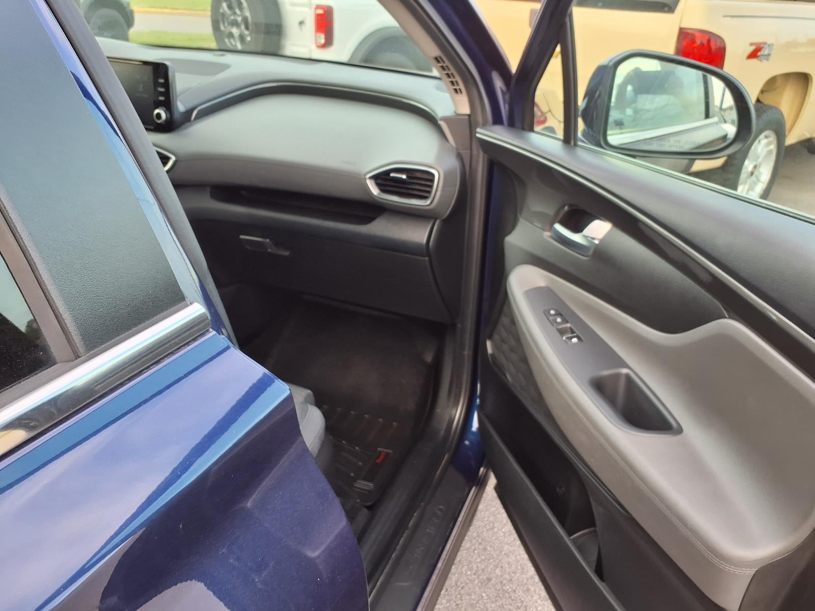 2022 Hyundai Santa Fe SE