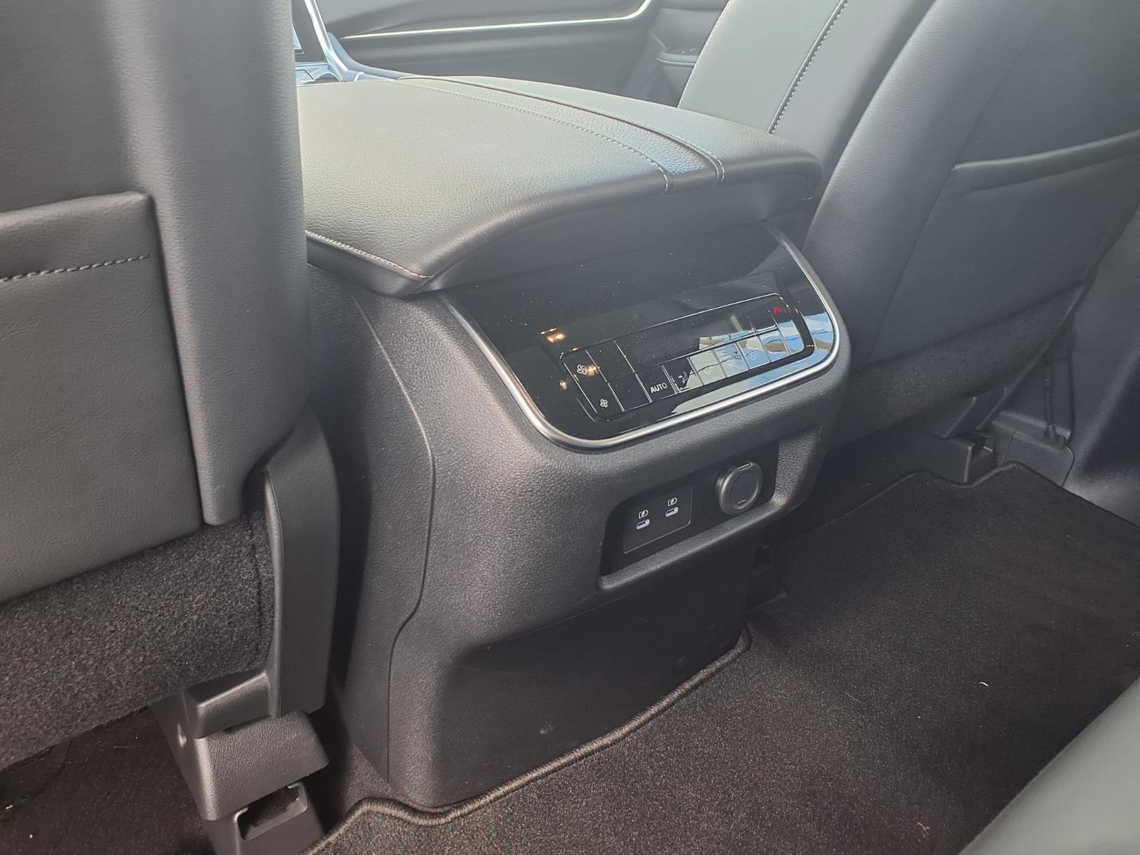 2025 Nissan Armada SV