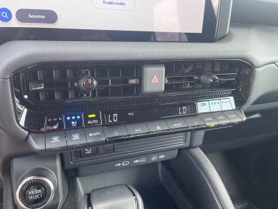 2025 Toyota Land Cruiser 4WD (Natl)