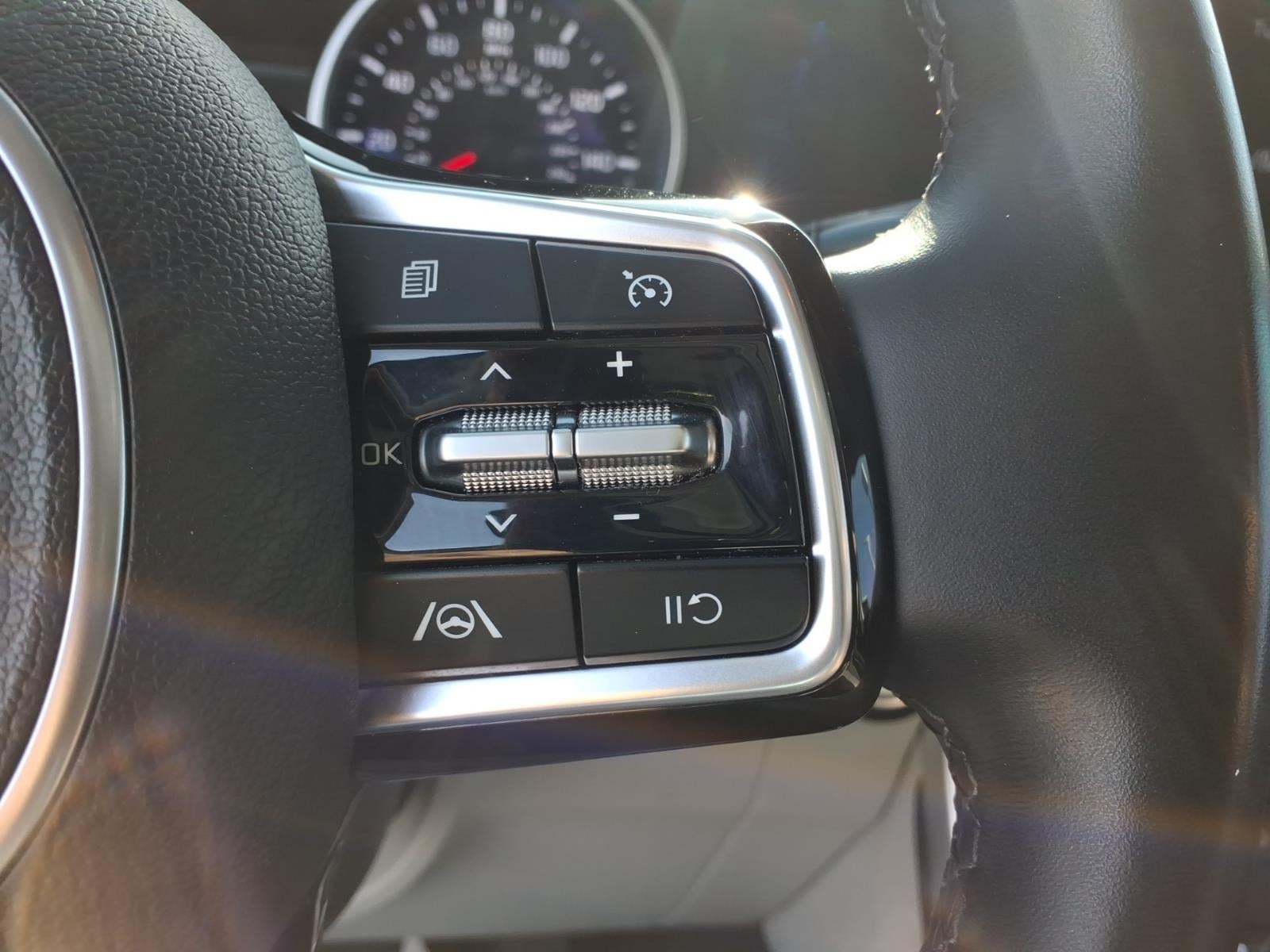 2023 Kia Carnival LX