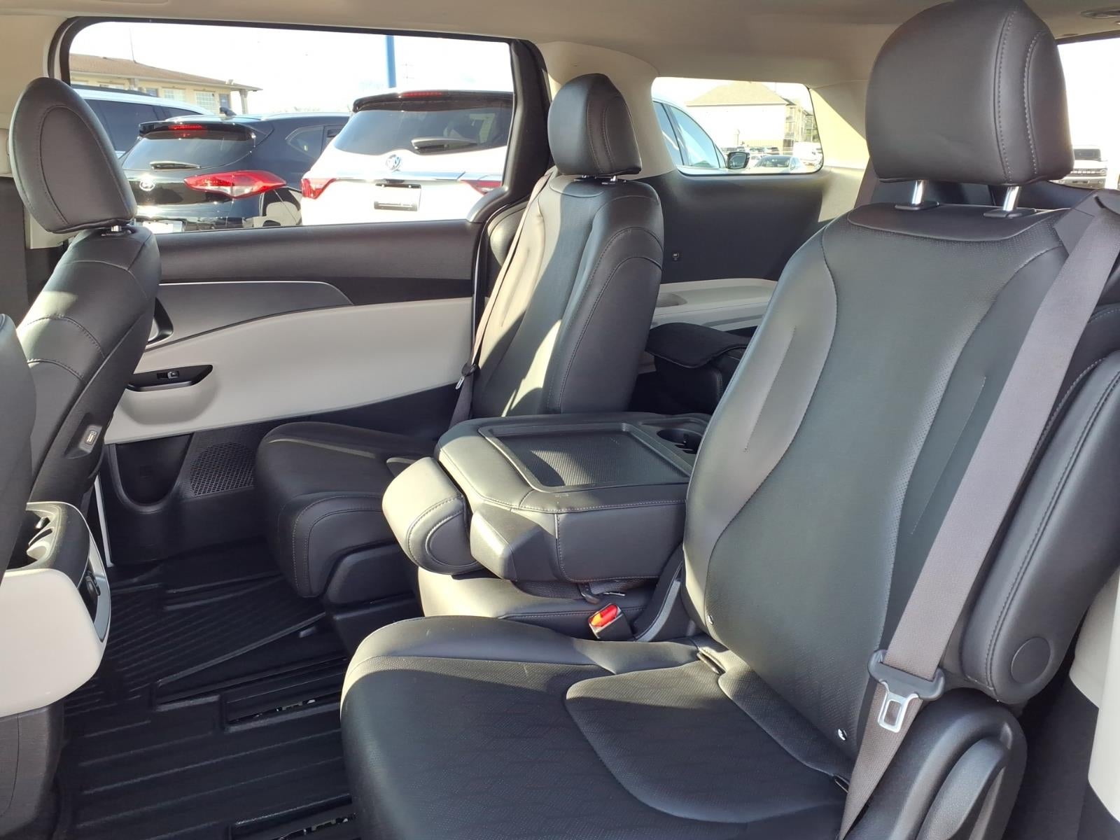 2023 Kia Carnival LX